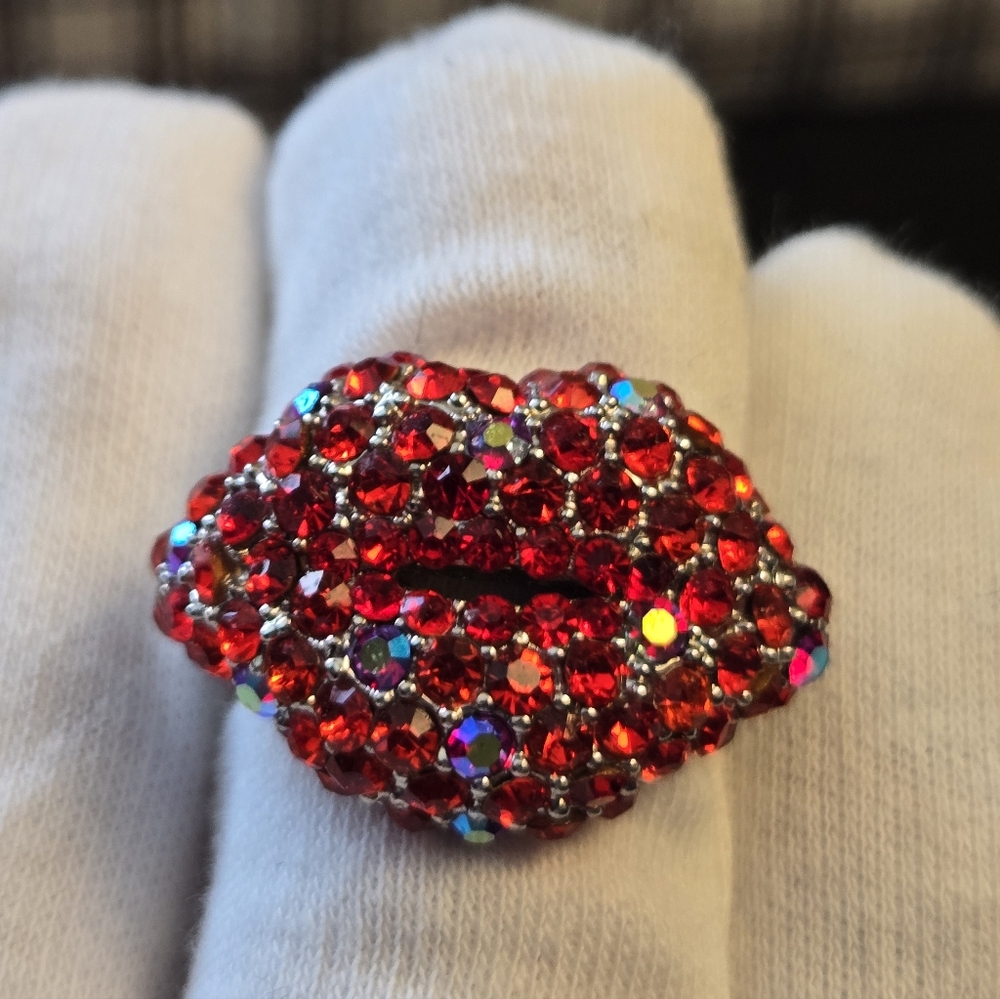 Red Rhinestone Lip Ring - Picture 8 of 12